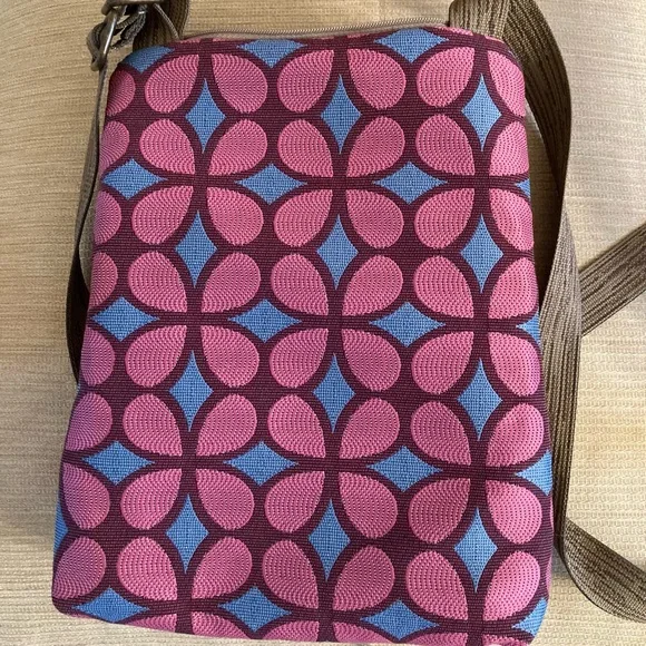 Stylish Pink and Blue Handmade Maruca Crossbody Bag - Picture 2 of 9